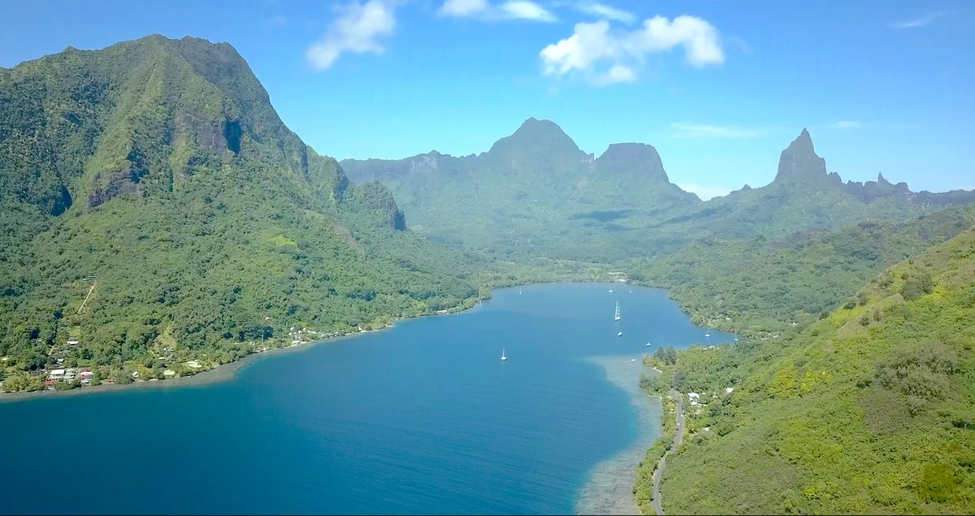 Baie de Ōpūnohu à Moorea