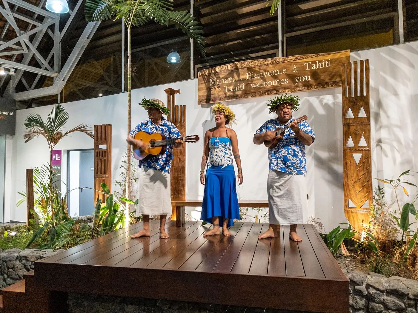 Tahiti, French Polynesia - Welcoming music (48027309206)